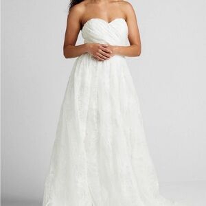 Elegant White Strapless wedding Dress size 14
